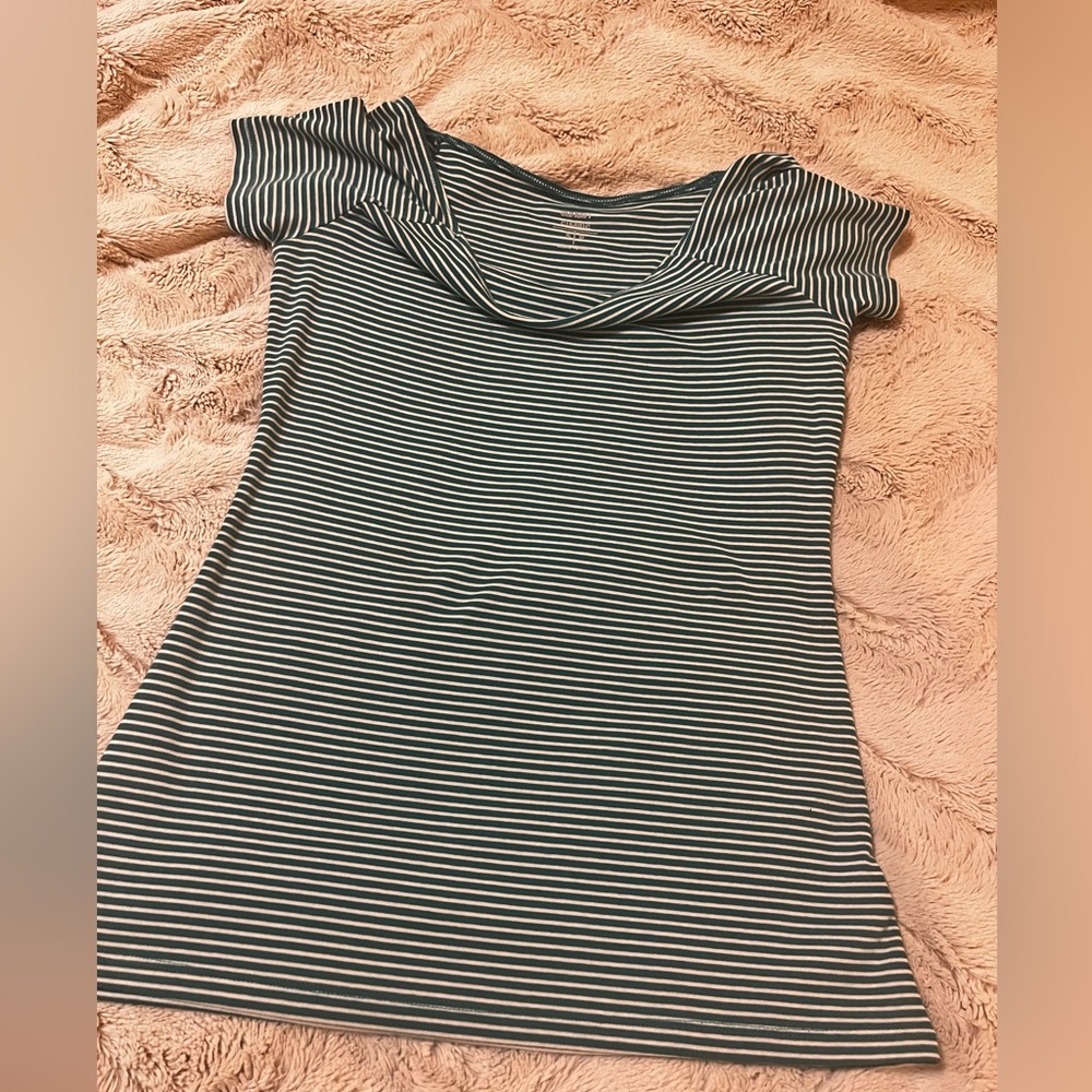 Old Navy Fitted T-Shirt, Size Small